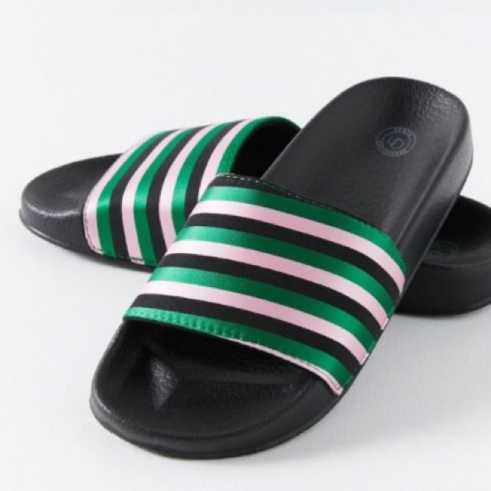 Urban Outfitters Retro Style Pool Slides